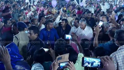 നാട് ഒരു നിലക്കും മുന്നോട്ട് പോകരുതെന്നാണ് പ്രതിപക്ഷ നേതാവിന്റെ നിലപാട്: മുഖ്യമന്ത്രി പിണറായി വിജയൻ