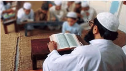 'യുപി മദ്രസ ബോർഡ് നിയമം' ഭരണഘടനാ വിരുദ്ധം, മതേതരത്വത്തിന് എതിരെന്ന് അലഹബാദ് ഹൈക്കോടതി