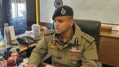 Police in Kashmir's Baramulla have issued Dos and Don'ts for social media (WATCH)