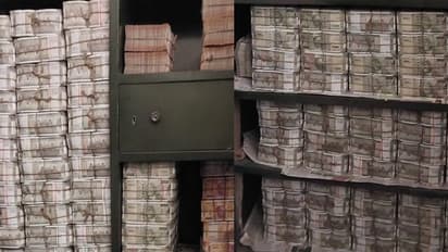 కాంగ్రెస్ ఎంపీ ఆఫీసుపై ఐటీ దాడులు .. బీరువాల్లో బయటపడ్డ వందల కోట్లు , ప్రతి పైసా తిరిగి ఇవ్వాల్సిందే: మోడీ