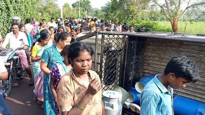 ನಂಜನಗೂಡು: ಹಾಲಿನ ವಾಹನ ಪಲ್ಟಿಯಾಗಿ 9 ಮಂದಿಗೆ ಗಾಯ