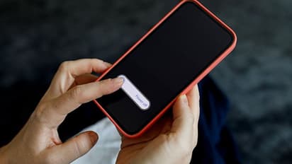 Refresh your weekend: Benefits of a digital detox on sunday mornings