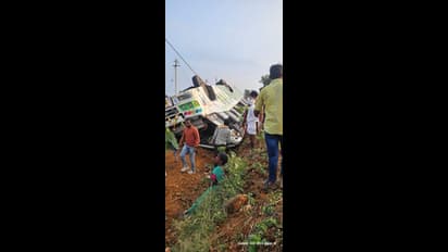 Breaking: ಚಿತ್ರದುರ್ಗ ಮದುವೆ ದಿಬ್ಬಣಕ್ಕೆ ಹೊರಟಿದ್ದ ಬಸ್ ಅಪಘಾತ: ಇಬ್ಬರ ಸಾವು, ಹಲವರ ಸ್ಥಿತಿ ಗಂಭೀರ