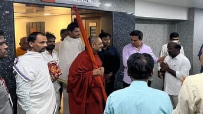 మాజీ సీఎం కేసీఆర్ ను పరామర్శించిన చిన జీయర్ స్వామి..