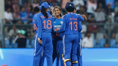 126 ரன்களுக்கு சுருண்ட இங்கிலாந்து – திருப்பி கொடுத்த ஹர்மன்ப்ரீத் அண்ட் கோ!