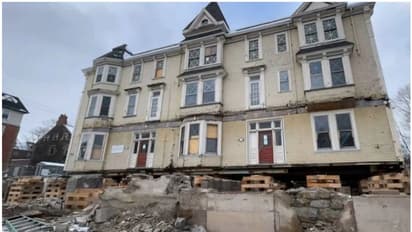 200 വർഷം പഴക്കവും 220 ടൺ ഭാരവും; കൂറ്റൻ കെട്ടിടം പൊളിക്കാതെ മാറ്റിസ്ഥാപിച്ചത് വെറും അലക്ക് സോപ്പുപയോഗിച്ച്!