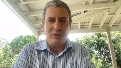 നിങ്ങൾക്കിത് വിശ്വസിക്കാനാവുമോ? ചർച്ചയ്ക്കിടയിൽ മുകളിൽ നിന്നും തൂങ്ങിയെത്തി അപ്രതീക്ഷിത അതിഥി