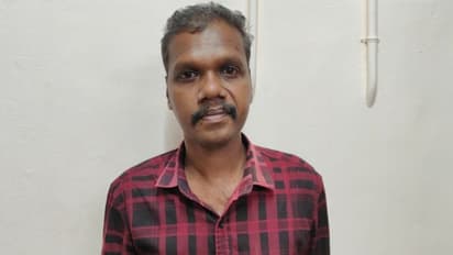 മുറിക്കുള്ളിൽ നിന്ന് ദുര്ഗന്ധം, കാഞ്ഞിരംകുളം പൊലീസെത്തിയപ്പോൾ പുഴുവരിച്ച നിലയിൽ 76കാരിയുടെ ജഡം, മകൻ റിമാൻഡിൽ