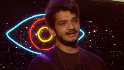 Munawar Faruqui's ex-girlfriend Nazila Sitanshi distances herself from controversy; accuses him of cheating