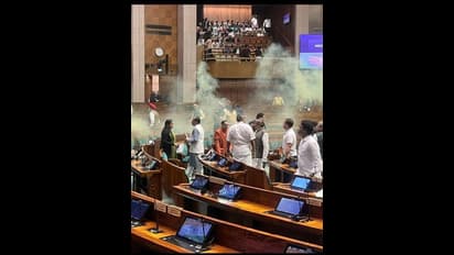 പാർലമെന്റ് സുരക്ഷാ വീഴ്ച; വിശദമായ അന്വേഷണം നടത്തും, സെക്യൂരിറ്റി ഡയറക്ടറോട്  വിശദീകരണം തേടി ലോക്സഭാ സ്പീക്കർ