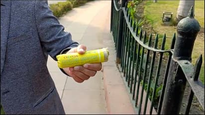 Parliament Security Breach : నేనే ఫస్ట్ రిపోర్ట్ చేస్తా.. దుండగులు తెచ్చిన పొగ డబ్బా కోసం జర్నలిస్టుల కుస్తీ