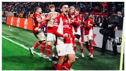 ചാംപ്യന്‍സ് ലീഗ്: ബാഴ്‌സലോണയ്ക്ക് ഞെട്ടിപ്പിക്കുന്ന തോല്‍വി! സമ്പൂര്‍ണ ജയവുമായി സിറ്റി പ്രീ ക്വാര്‍ട്ടറില്‍