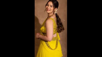 ಕಪ್ಪು ಸೀರೆಯಲ್ಲಿ ಅಪ್ಸರೆಯಂತೆ ಮಿಂಚಿದ ಸಾರಾ : ಶುಭ್ಮನ್ ಗಿಲ್ ಕಾಲೆಳೆದ ನೆಟ್ಟಿಗರು 