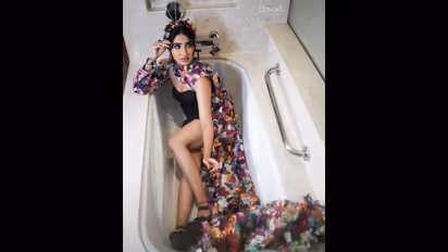 ಬಾತ್​ ಟಬ್​ನಲ್ಲಿ ಪುಟ್ಟಗೌರಿ ಸಾನ್ಯಾ ಬೋಲ್ಡ್ ಪೋಸ್: We Want in Bikini ಎಂದ ಫ್ಯಾನ್ಸ್‌!