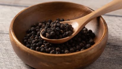 Black pepper to Cardamom: Keep these 5 things under your pillow to attract good luck 