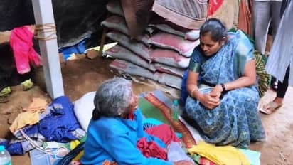 ಹಾಸನ: ಮನೆಯಿಂದ ಹೊರದಬ್ಬಲ್ಪಟ್ಟ ತಾಯಿ, ಮಕ್ಕಳನ್ನ ಕರೆಸಿ ಹಿಗ್ಗಾಮುಗ್ಗಾ ಜಾಡಿಸಿದ ತಹಸೀಲ್ದಾರ್ ಮಮತಾ