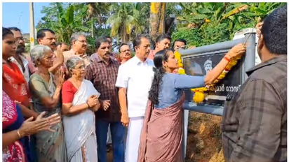 കാര്ഗിലില് വീരമൃത്യുവരിച്ച സൈനികന് പഞ്ചായത്തിന്റെ ആദരം; വീട്ടിലേക്കുള്ള റോഡിന് സൈനികന്റെ പേര് നല്കി