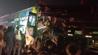 Omni Bus Accident: லாரி - தனியார் சொகுசு பேருந்து நேருக்கு நேர் மோதல்.. 2 பேர் பலி.. 20 பேர் படுகாயம்..!
