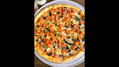 ഓര്‍ഡര്‍ ചെയ്ത ഭക്ഷണപ്പൊതി തുറന്നപ്പോള്‍ അക്ഷരാര്‍ത്ഥത്തില്‍ ഞെട്ടി; രൂക്ഷമായി പ്രതികരിച്ച് സോഷ്യല്‍ മീഡിയ !