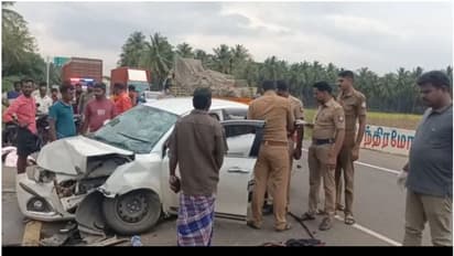 കാർ ഡിവൈഡറിലിടിച്ച് മറിഞ്ഞു, മൂന്ന് ശബരിമല തീർഥാടകർക്ക് ദാരുണാന്ത്യം, അപകടം വീട്ടിലേക്ക് പോകവെ