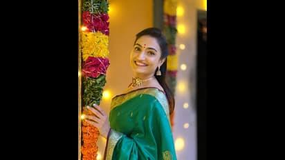 ಹಸಿರು ಸೀರೆಯುಟ್ಟು ಮಲ್ಲಿಗೆ ಮುಡಿದ ವೈಷ್ಣವಿ ಗೌಡ, ನಮ್ ಸೀತೆ ಸಾಂಪ್ರದಾಯಿಕ ಗೊಂಬೆ ಎಂದ ನೆಟ್ಟಿಗರು!