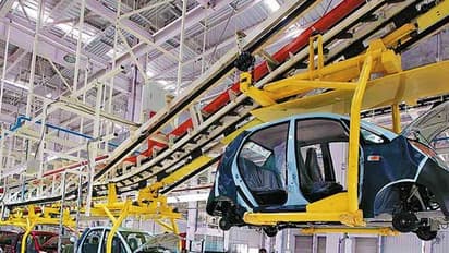 കുതിച്ചുപായുമ്പോഴും അടങ്ങിയിരിക്കാൻ ഒരുക്കമല്ല, വണ്ടിക്കച്ചവടത്തിന്‍റെ പുതിയ ഗുജറാത്ത് പ്ലാൻ ഇങ്ങനെ!