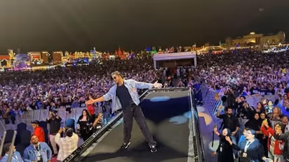 Shah Rukh Khan calls 'Dunki' his best film, dances and recreates his open arms pose in Dubai