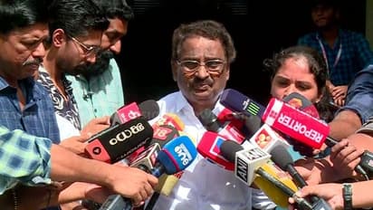 ഔദാര്യത്തിൽ വളര്ന്ന വാലാട്ടി പ്രസ്ഥാനമല്ല എസ്എഫ്ഐ, രാഷ്ട്രപതി ഭരണം പറഞ്ഞ് ഗവര്ണര് പേടിപ്പിക്കേണ്ട: എകെ ബാലൻ