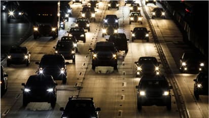 ശരവേഗത്തിൽ പോകുന്നതിനിടെ മുന്നിൽ ചെറുകാർ എത്തി, പിന്നാലെ വെടിവയ്പ്, 4 വയസുകാരന് ദാരുണാന്ത്യം 