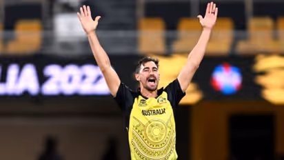 കമിന്സിനെയും പിന്നിലാക്കി സ്റ്റാര്ക്ക്, ഐപിഎല് ചരിത്രത്തിലെ റെക്കോർഡ് തുക; ഓസീസ് താരം കൊല്ക്കത്തയില്