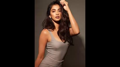 పూజా హెగ్డే డేరింగ్‌ డెసీషన్‌.. బోల్డ్ రోల్‌కి గ్రీన్‌ సిగ్నల్..? బాధ్యత మొత్తం ఆమెదే..