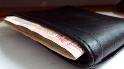 പണികിട്ടി; വീടിന്റെ തൊട്ടടുത്തുള്ള ക്യാമറ കണ്ടില്ല, 250 ട്രാഫിക് നിയമലംഘനം, പിഴയൊടുക്കേണ്ടത് 1.34 ലക്ഷം