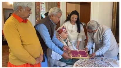 അദ്വാനിയെയും ജോഷിയെയും വീട്ടിൽപോയി ക്ഷണിച്ച് വിഎച്ച്പി, ഇരുവരും രാമക്ഷേത്ര ചടങ്ങിനെത്തുമെന്നും അവകാശവാദം