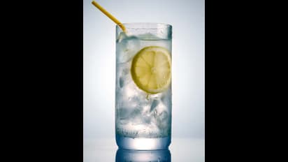 మంచిది కదా అని లెమన్ వాటర్ ఎక్కువ తాగితే ఏమౌతుందో తెలుసా?