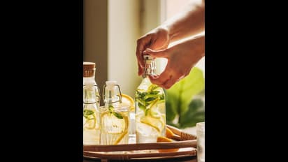 அதிகமாக எலுமிச்சை தண்ணீரை குடித்தால் உங்கள் உடலில் என்ன நடக்கும்? நிபுணர் சொன்ன அதிர்ச்சி தகவல்..