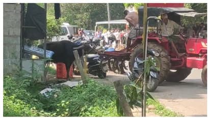 പോത്ത് വിരണ്ടു; ആറുപേർക്ക് പരിക്ക്, പിടിച്ചു കെട്ടാനെത്തിയ ഫയർഫോഴ്സ് ജീവനക്കാരനും കുത്തേറ്റു