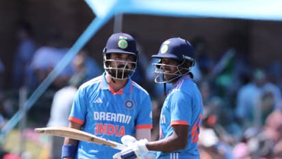 14 ஆண்டுகளுக்கு பிறகு காலண்டர் ஆண்டில் ஒருநாள் சர்வதேச போட்டியில் 1000 ரன்களை கடந்து கேஎல் ராகுல் சாதனை!