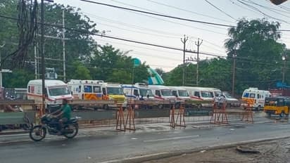 50க்கும் மேற்பட்ட சடலங்கள்? தூத்துக்குடி அரசு மருத்துவமனை பிணவறையில் அணிவகுத்துள்ள ஆம்புலன்ஸ்.. அதிமுக பகீர்!