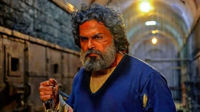 சர்தார் 2 படத்தில் இருந்து திடீரென விலகிய யுவன் சங்கர் ராஜா! அவருக்கு பதில் இவரா?