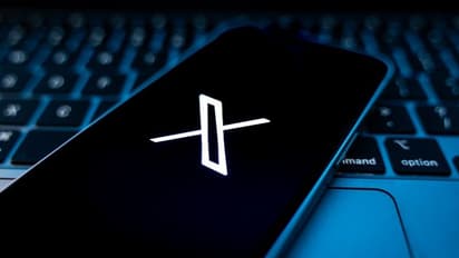 సోషల్ మీడియా ఎక్స్ వెబ్ సైట్ డౌన్: నిలిచిన సేవలు