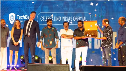 '2018 എവരി വണ് ഈസ് എ ഹീറോ' സിനിമയുടെ ഡിഎന്എഫ്ടി പുറത്തിറക്കി