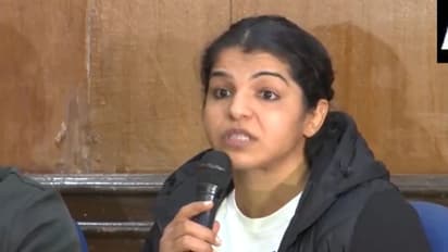 ಕುಸ್ತಿ ಫೆಡರೇಷನ್ ಅಧ್ಯಕ್ಷರಾಗಲು ಬಬಿತಾ ಫೋಗಟ್ ಬಯಸಿದ್ದರು: ಹೊಸ ಬಾಂಬ್ ಸಿಡಿಸಿದ ಸಾಕ್ಷಿ ಮಲಿಕ್!