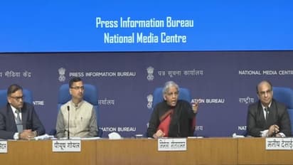 ஸ்டாலின் கேட்ட NDRF நிதி குறித்து வாய் திறக்காத நிர்மலா சீதாராமன்!