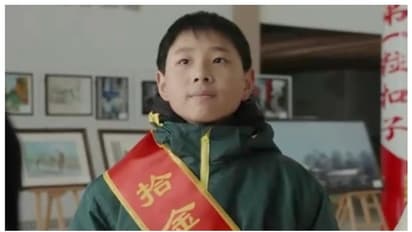 അച്ഛന് മസ്തിഷ്കാഘാതം വന്ന് ആശുപത്രിയില്, മകന് വഴിയില് നിന്നും കിട്ടിയത് 19 ലക്ഷം അടങ്ങിയ ബാഗ്; ട്വിസ്റ്റ് !