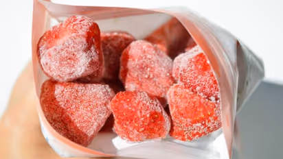 ഡ്രൈഡ് സ്ട്രോബെറി അഥവാ സ്ട്രോബെറി ഉണക്കിയത് കഴിച്ചിട്ടുണ്ടോ? ഇതിന്‍റെ പ്രത്യേകത അറിയാം...