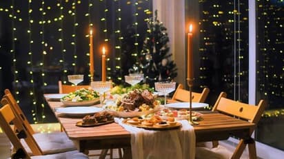 അമ്മൂമ്മയുടെ ചെലവുചുരുക്കൽ സൂത്രം കൊള്ളാം, ക്രിസ്‍മസ് ഡിന്നറിന് മക്കൾക്കും കൊച്ചുമക്കൾക്കും ഫീസ്