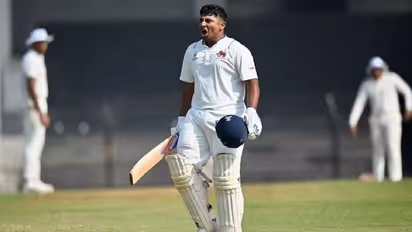 Sarfaraz Khan: సంచలన సెంచరీతో అదరగొట్టిన సర్ఫరాజ్ ఖాన్..