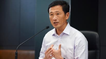 சிங்கப்பூர்.. உச்சத்தை எட்டிய பெருந்தொற்றின் தற்போதைய அலை.. முகமூடி அவசியமா? அமைச்சர் சொன்னதென்ன?