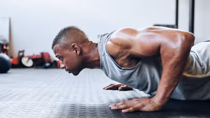 ശരീരം ഫിറ്റായിരിക്കാൻ വീട്ടിൽ ചെയ്യേണ്ട അഞ്ച് കാലിസ്തെനിക് വർക്കൗട്ടുകൾ ?