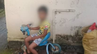 മിഠായി നൽകി, അടുത്തു വന്നു, ഭാഗ്യത്തിന് കോളേജ് വിദ്യാർത്ഥിനി കണ്ടു; കോട്ടയത്തും കുട്ടിയെ കടത്താൻ ശ്രമം !